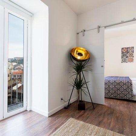 Amazing Downtown Apt With Small Balcony With View Over The Castle ลิสบอน ภายนอก รูปภาพ