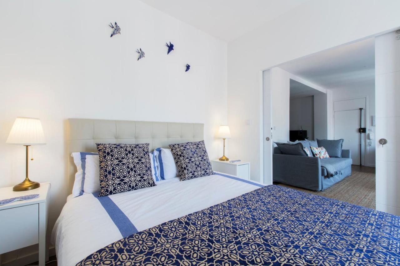 Amazing Downtown Apt With Small Balcony With View Over The Castle ลิสบอน ภายนอก รูปภาพ
