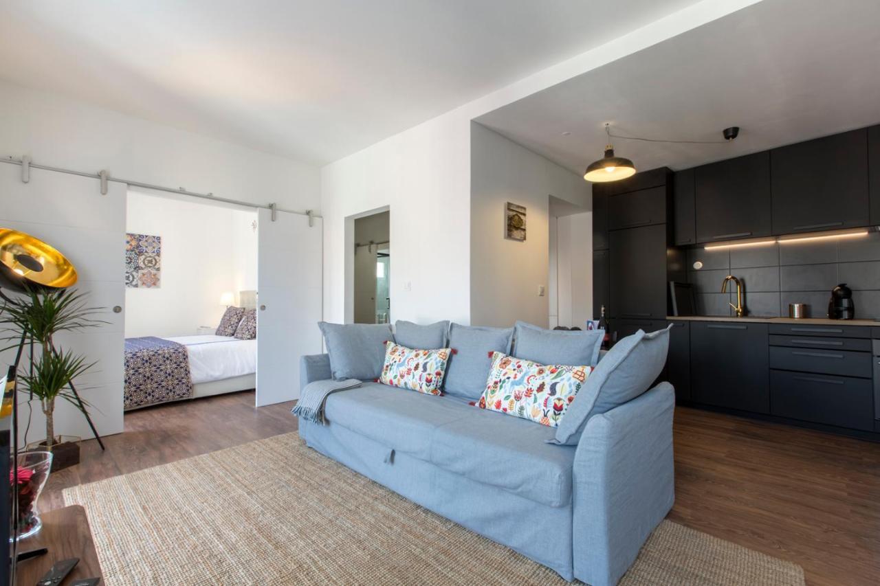 Amazing Downtown Apt With Small Balcony With View Over The Castle ลิสบอน ภายนอก รูปภาพ