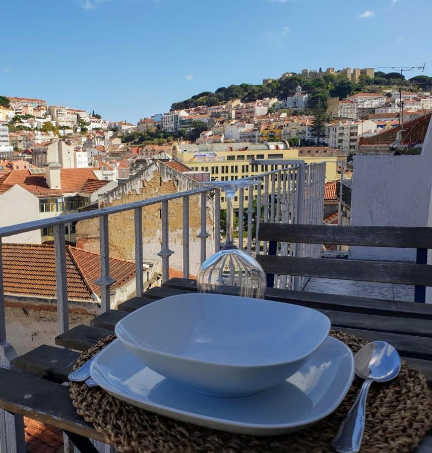 Amazing Downtown Apt With Small Balcony With View Over The Castle ลิสบอน ภายนอก รูปภาพ