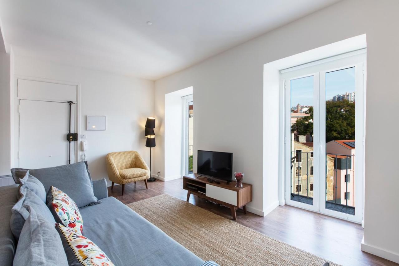 Amazing Downtown Apt With Small Balcony With View Over The Castle ลิสบอน ภายนอก รูปภาพ