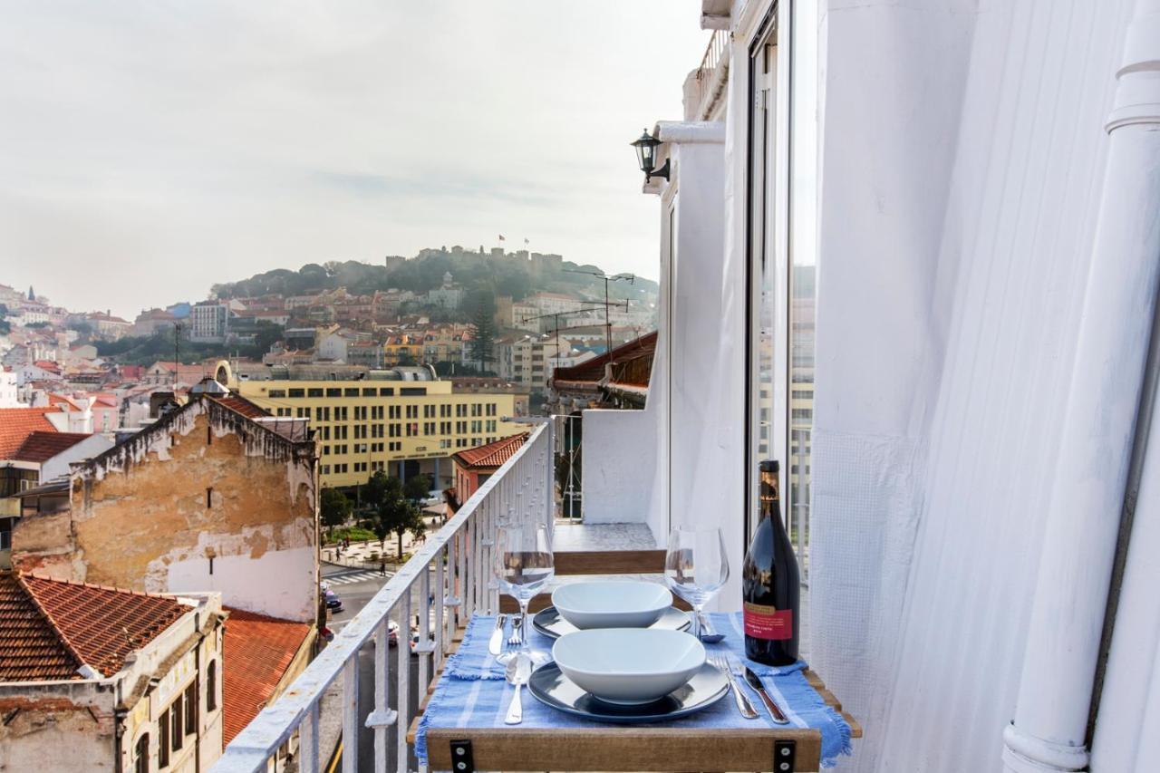 Amazing Downtown Apt With Small Balcony With View Over The Castle ลิสบอน ภายนอก รูปภาพ