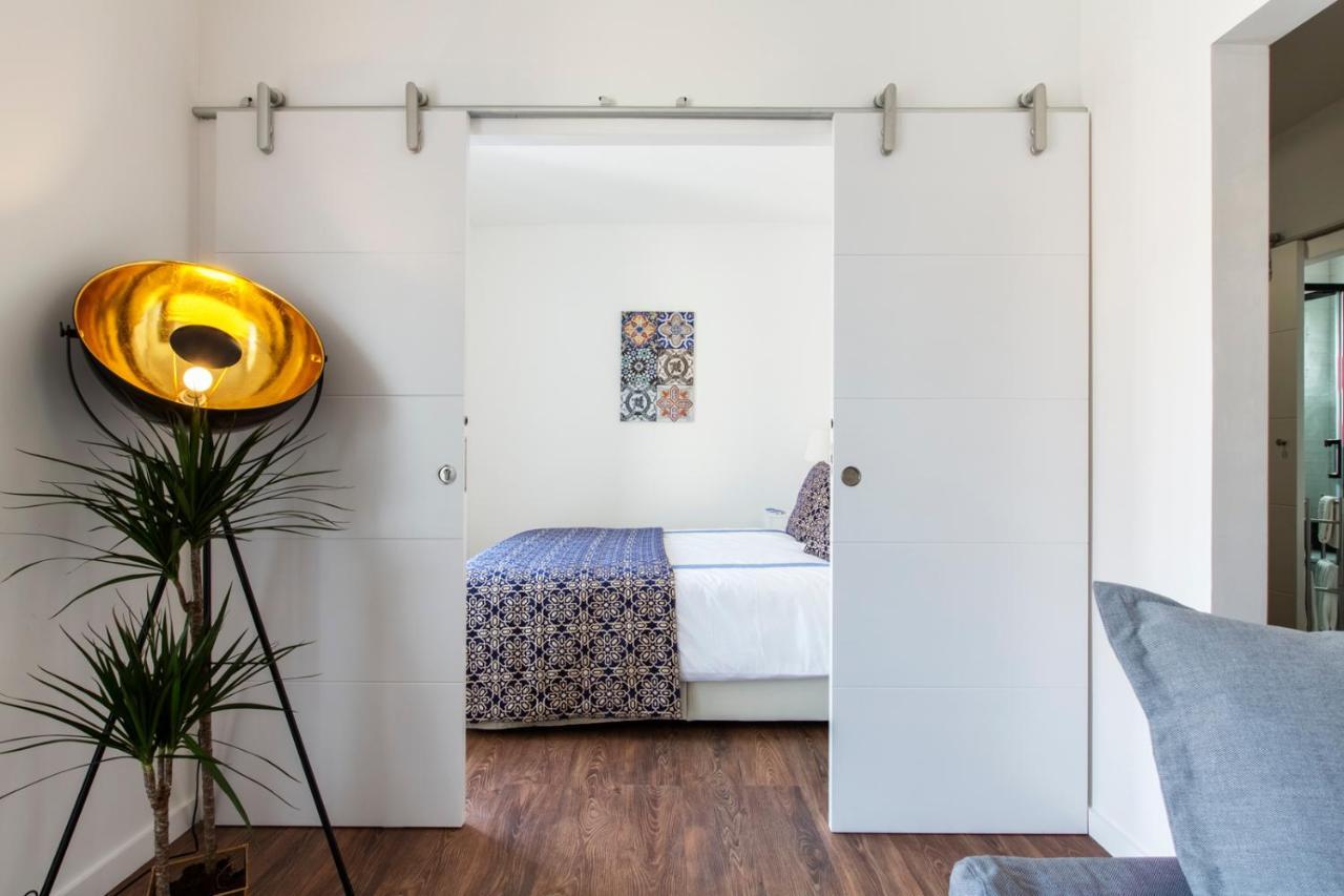 Amazing Downtown Apt With Small Balcony With View Over The Castle ลิสบอน ภายนอก รูปภาพ